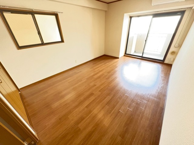 居室・リビング　別号室の写真