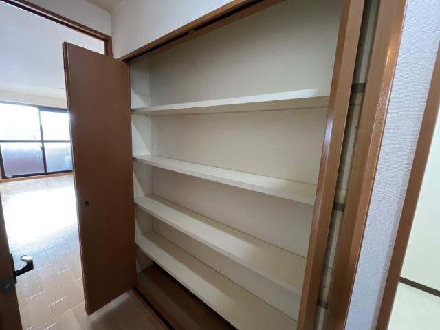 収納　廊下収納