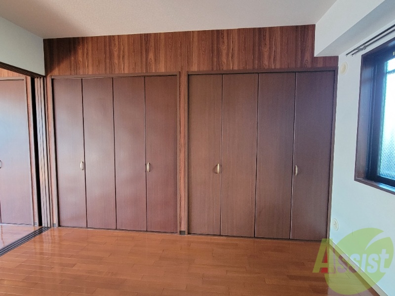 収納　収納は壁一面の収納になっており何でもしまえそう。