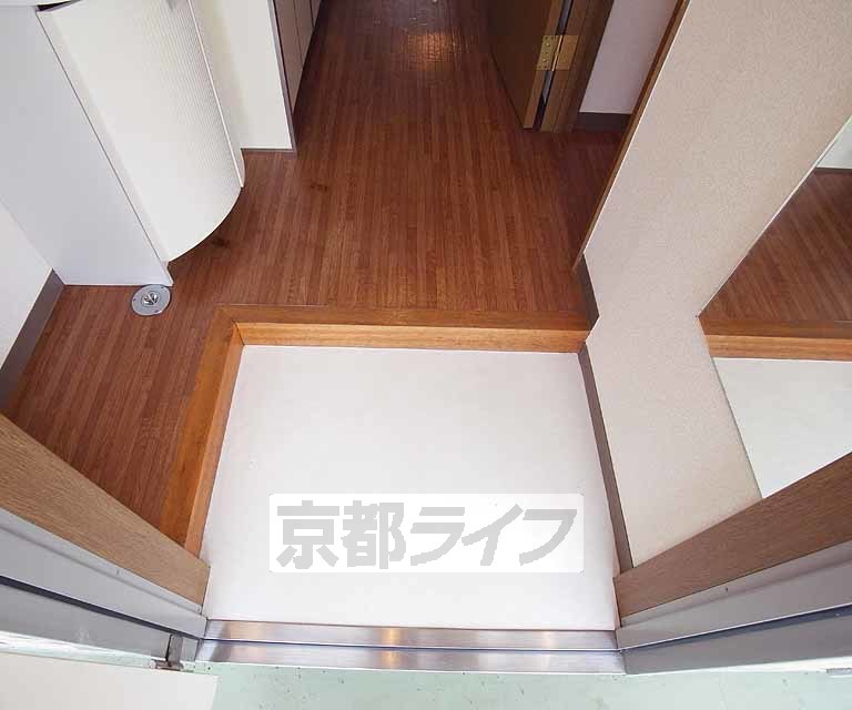 玄関　シンプルな玄関です。