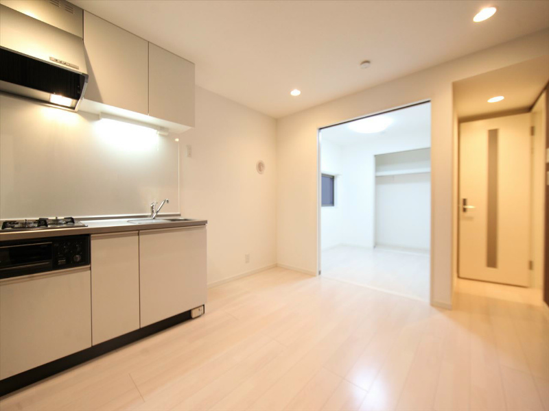 その他　LＤＫ8帖　洋室3.7帖とつなげても仕切っても使えます