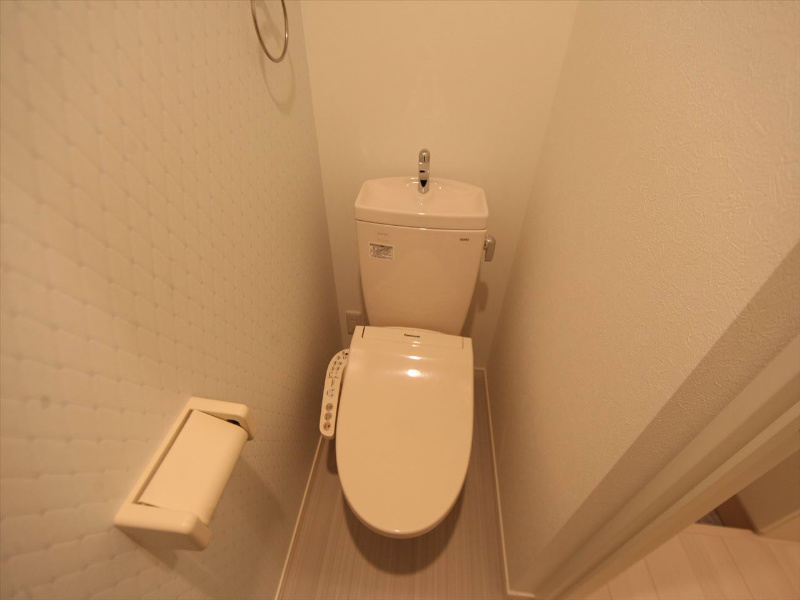トイレ　温水洗浄暖房便座付トイレ