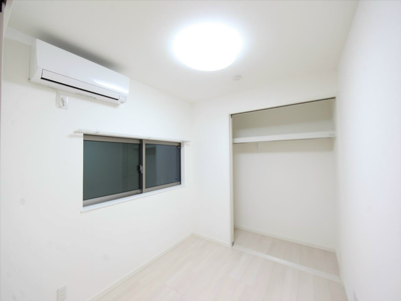 収納　洋室3.7帖　クローゼット付（収納充実してます）