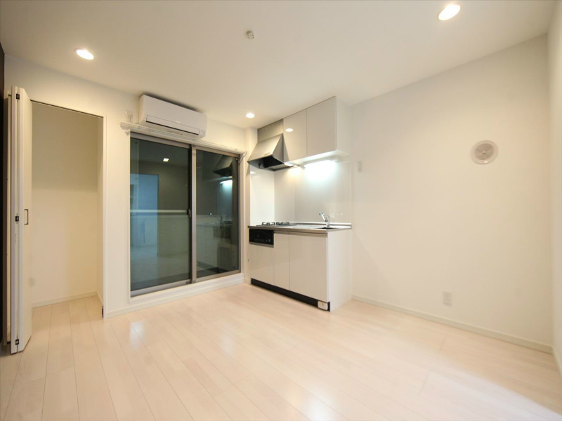 居室・リビング　LＤＫ8帖　洋室3.7帖とつなげても仕切っても使えます