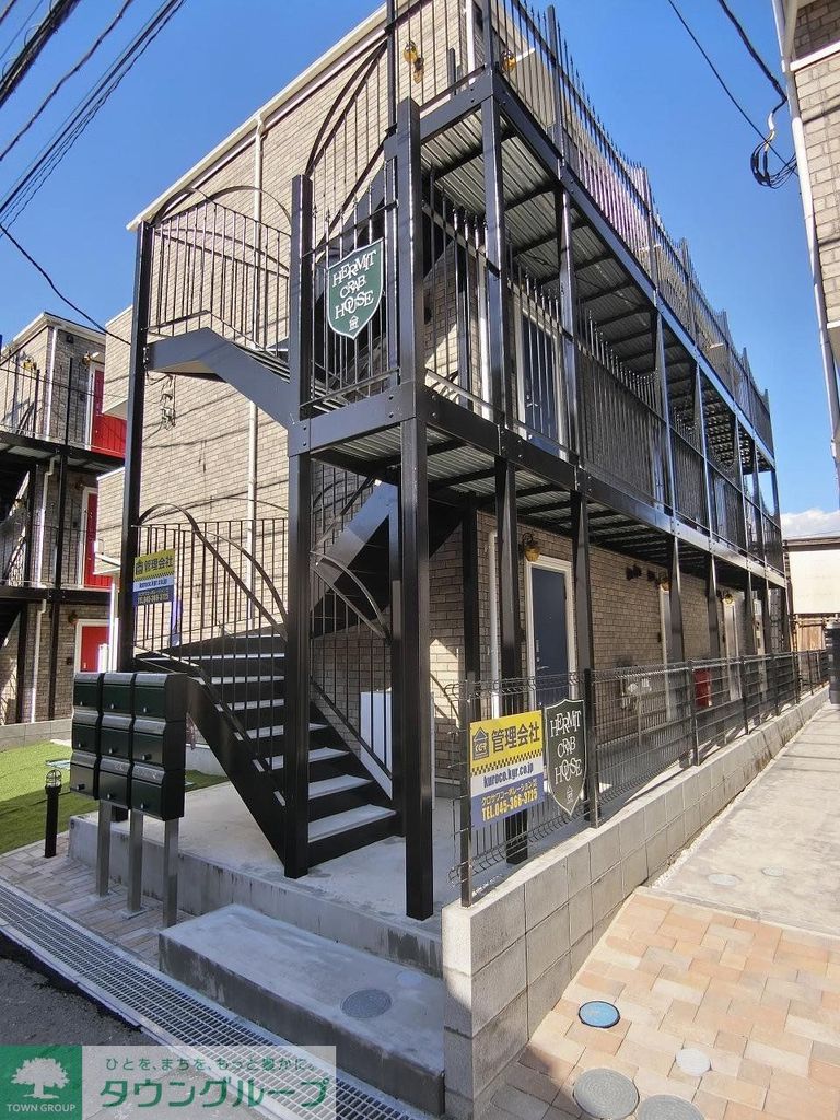 建物外観　重厚感のあるレンガ調の外観です！