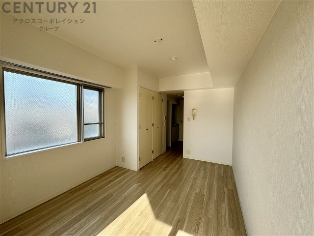 居室・リビング　エアコン付きで快適に過ごせます♪