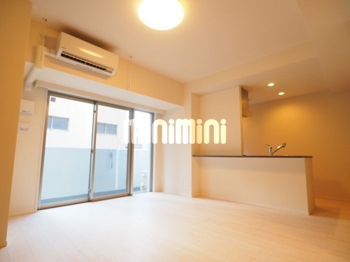 居室・リビング　別号室の参考写真