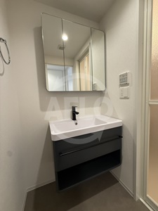 洗面設備　Alivis放出　独立洗面所