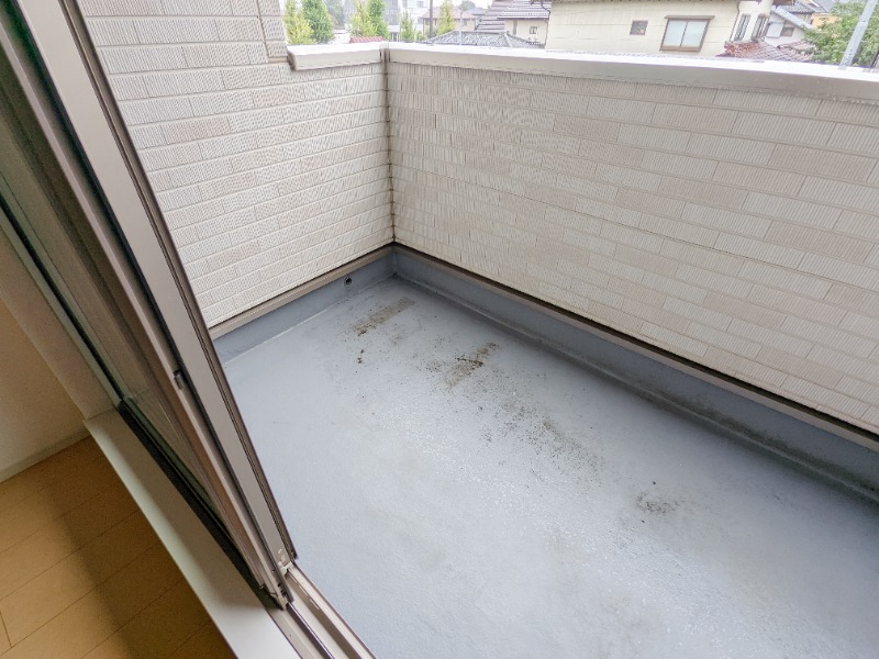 バルコニー　図面と現状に相違がある場合には現状を優先