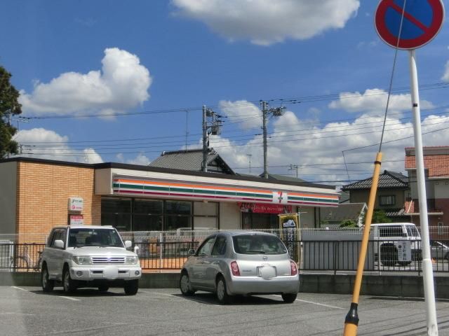 コンビニ　セブンイレブン（コンビニ）まで500m