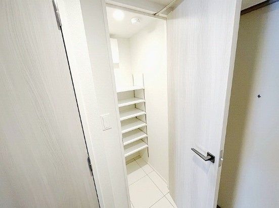 収納　別タイプ部屋　参考写真です