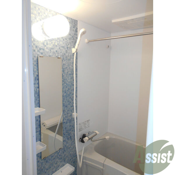 バス・シャワールーム　追い焚き機能と洋室乾燥機付きの浴室になります！