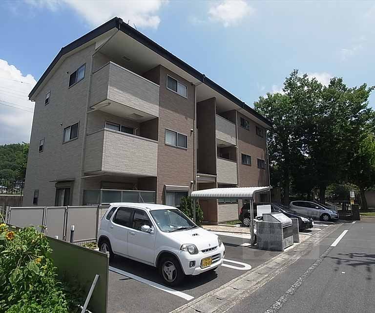 建物外観　北山エリアのお部屋探しはアパマンショップ北大路店まで！