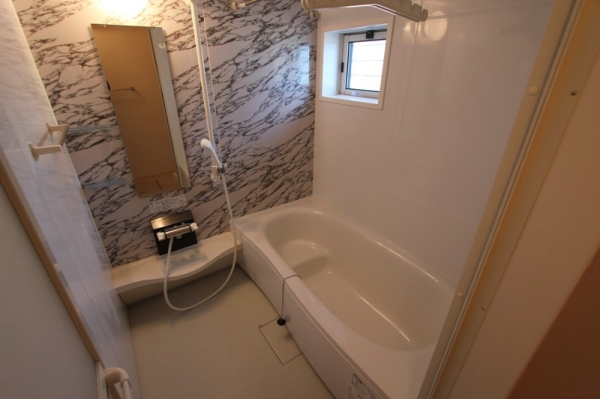 バス・シャワールーム　一日の疲れを癒してください