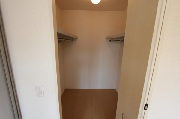 収納　ウォークインクロゼットでたっぷり収納♪