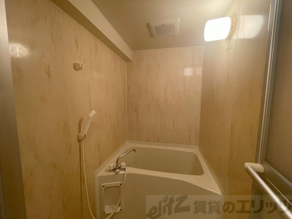 バス・シャワールーム　バス