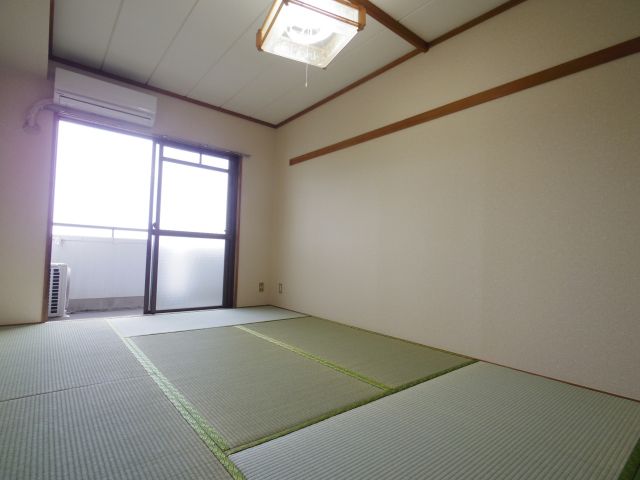 居室・リビング　【参考写真】