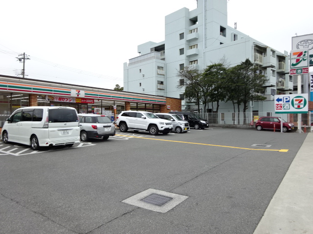 コンビニ　セブンイレブン堺浜寺諏訪森町店（コンビニ）まで423m