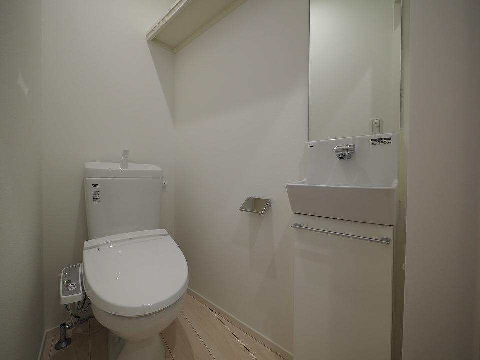 トイレ　トイレにも手洗い場を設置しました！