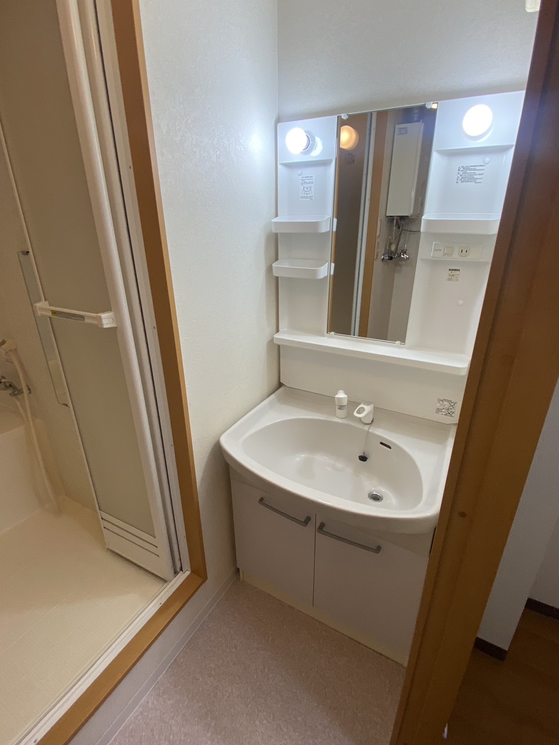 洗面設備　反転タイプ