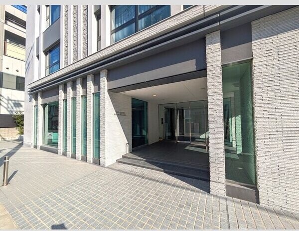 エントランス　名古屋で一番初期費用の安い賃貸専門の不動産会社です(^^)