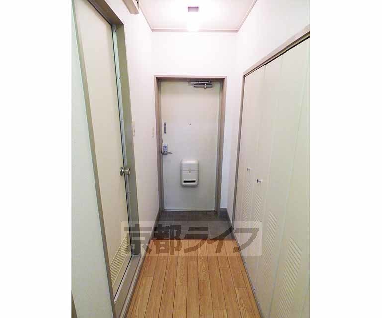 玄関　広々とした玄関です。