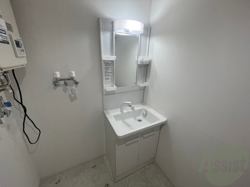 洗面設備　洗面台。身支度にはかかせないですよね～。