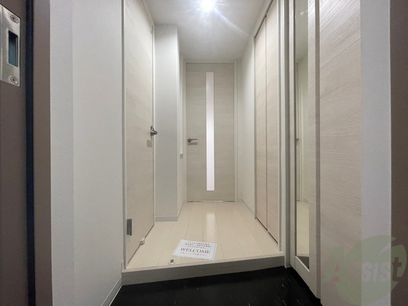 玄関　玄関の様子です。明るい印象ですね。気分もあがりそう。