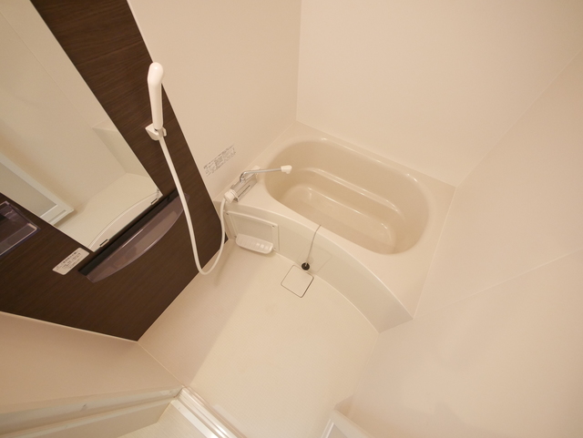 バス・シャワールーム　★深さのあるお風呂のお写真です★