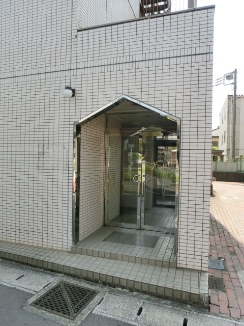 エントランス　建物エントランス。