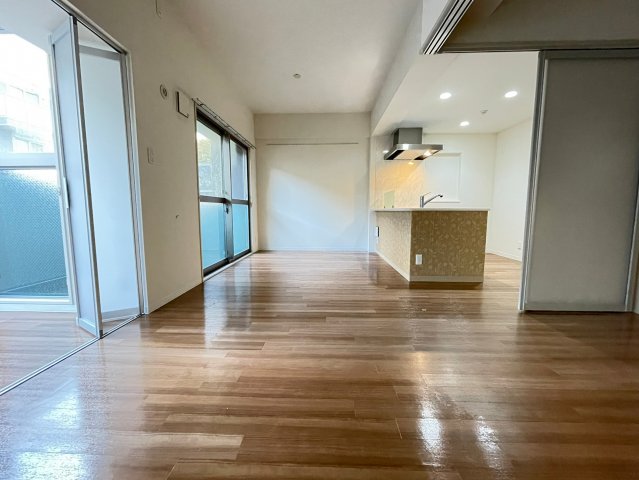 居室・リビング　詳細は、RISUMO江坂本店→06-6155-7137まで♪