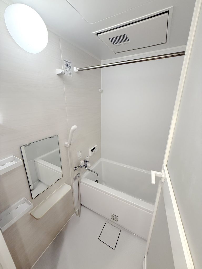 バス・シャワールーム　★清潔感のあるバスルームです★