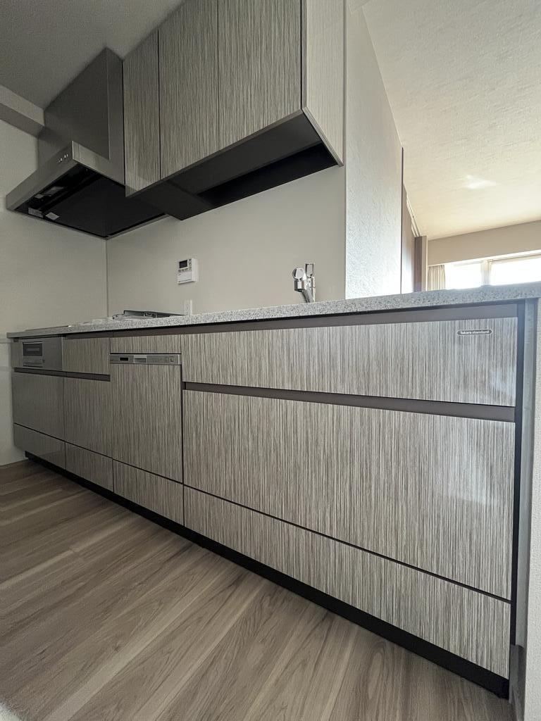 キッチン　人気の対面式IHシステムキッチン♪