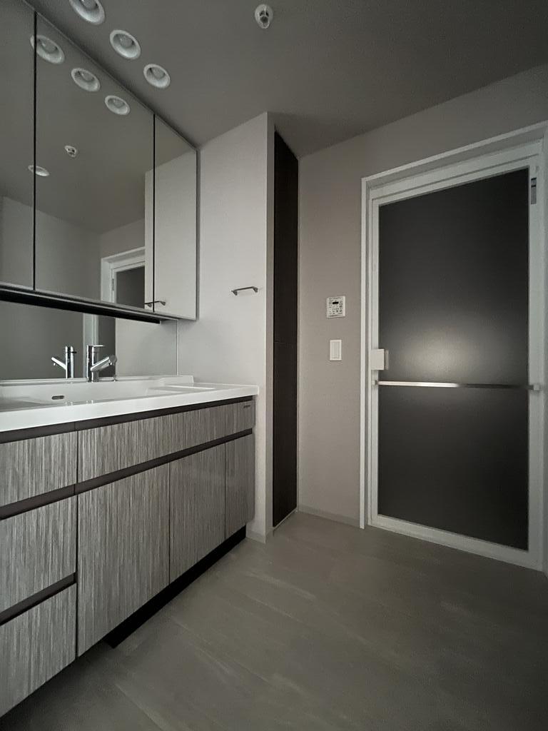 洗面設備　シャワー付洗面台♪