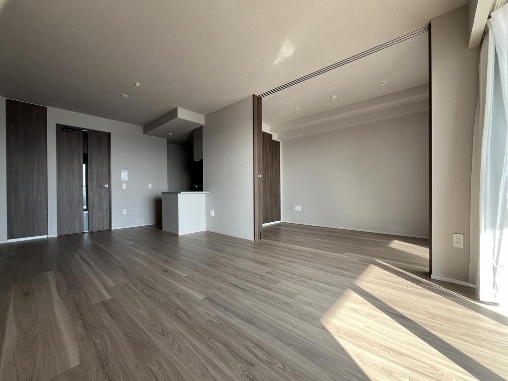 居室・リビング　南向き♪ゆったりくつろげる広々14.3帖LDK!