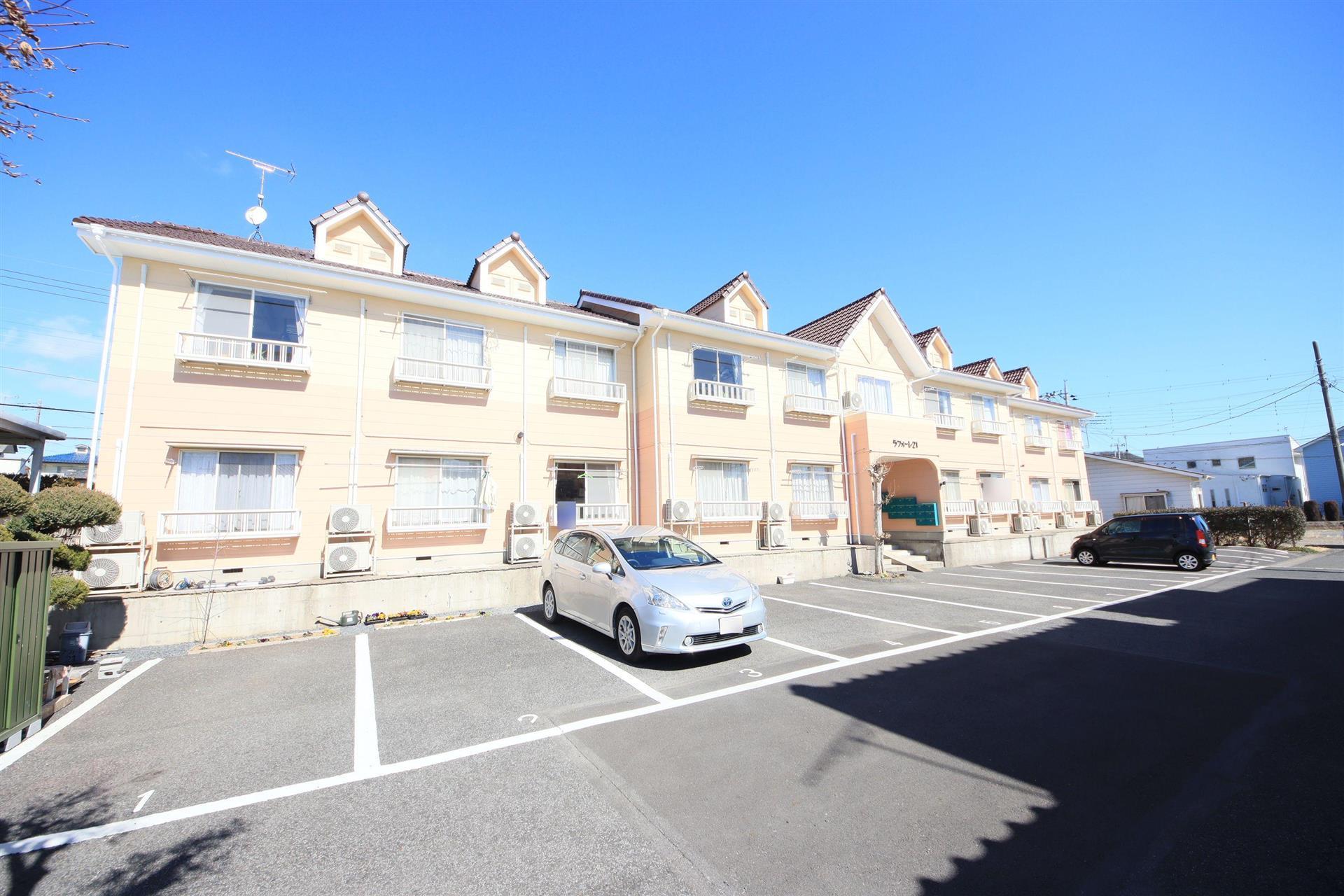 建物外観　学生の方も大歓迎です！！