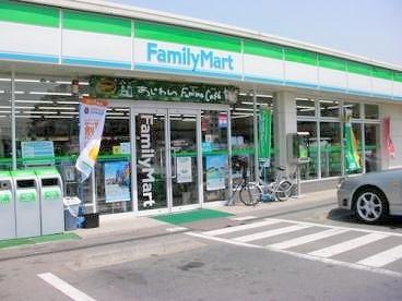 コンビニ　ファミリーマート 本田みなと通店（コンビニ）まで470m