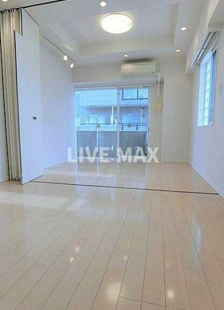 居室・リビング　別号室参考写真