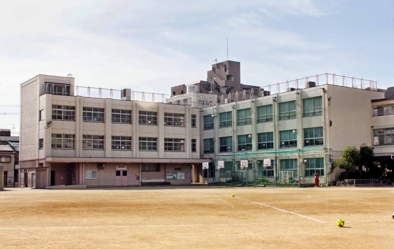 小学校　大阪市立育和小学校（小学校）まで610m