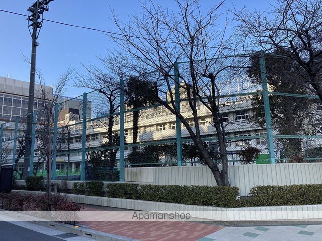 小学校　京橋築地小学校（小学校）まで2000m