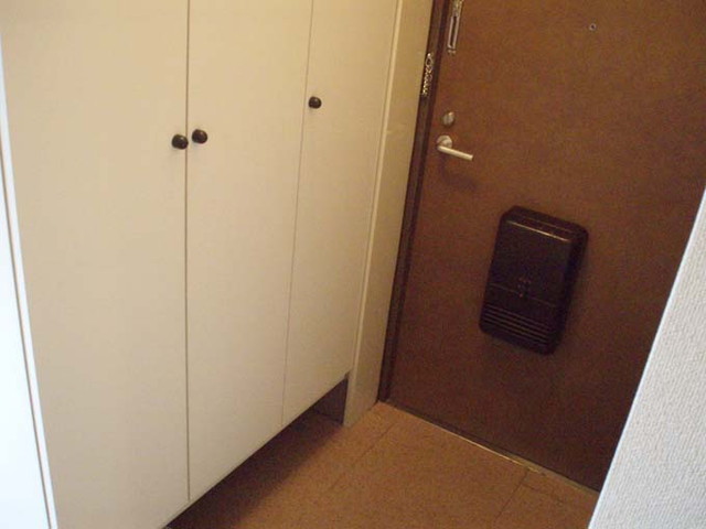 玄関　別部屋の写真です。