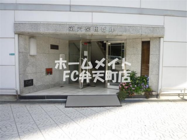 エントランス　清潔なエントランスです