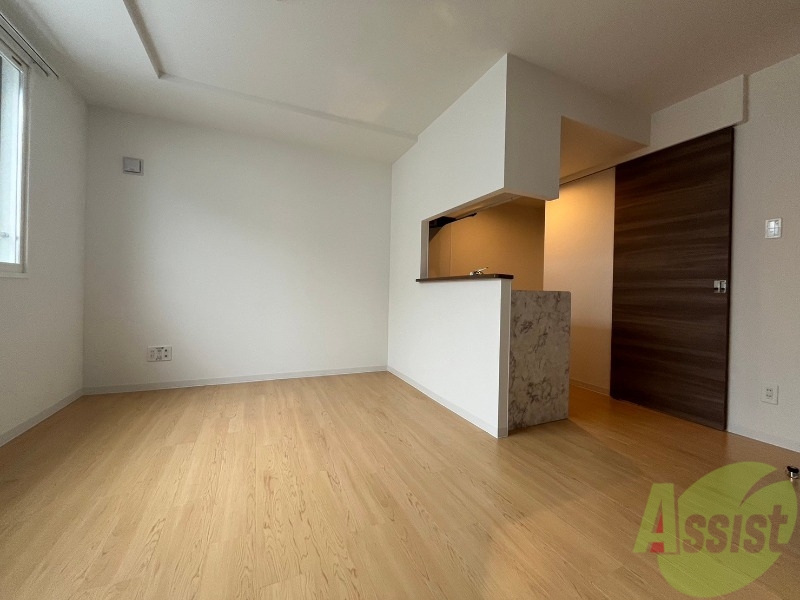 居室・リビング　広くてきれいなリビングです！快適に過ごせそうですね。