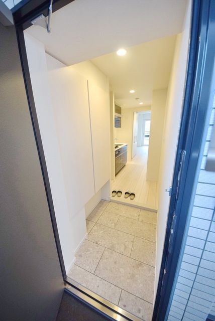 玄関　タウンハウジング府中店まで