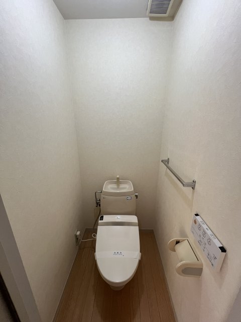 トイレ　同物件別号室