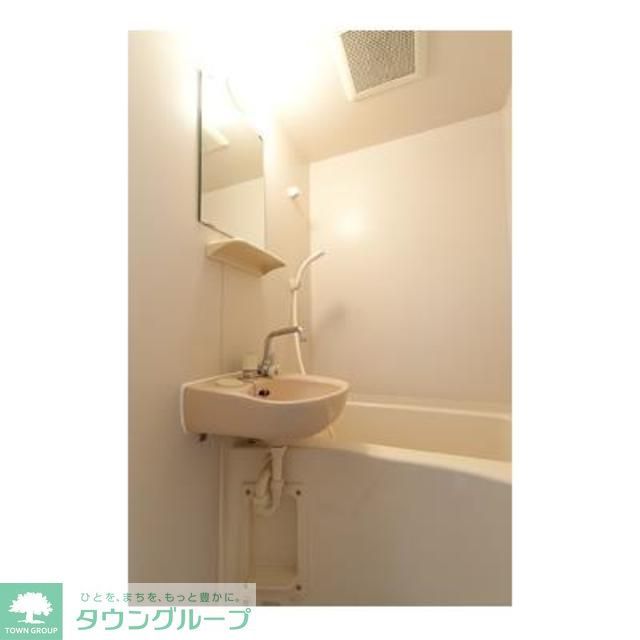 バス・シャワールーム　※写真は同タイプ住戸です。