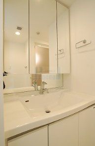 洗面設備　うれしい独立洗面台！