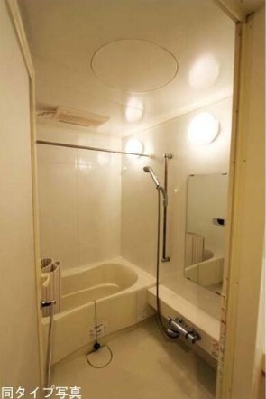 バス・シャワールーム　交換前のタイプです