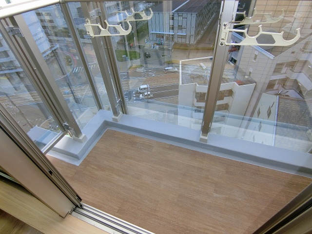 バルコニー　同物件別号室の写真