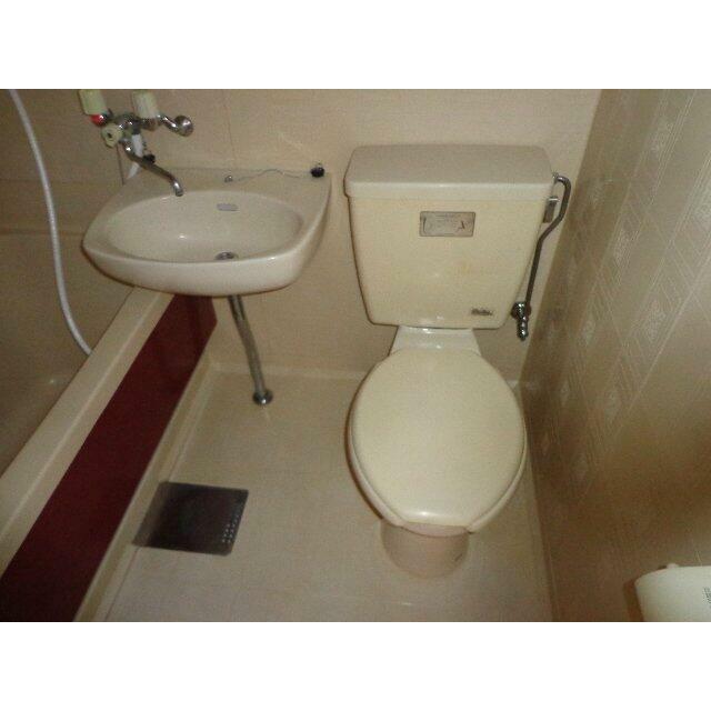 トイレ　前回募集時の写真です